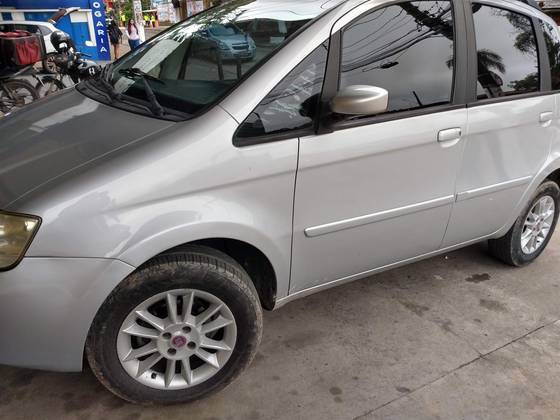 FIAT IDEA 1.4 MPI ELX 8V FLEX 4P MANUAL FIAT IDEA 1.4 MPI ELX 8V FLEX 4P MANUAL